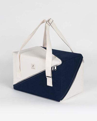 THE BAG 18:oo blue lake