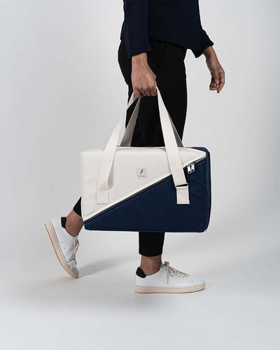 THE BAG 18:oo blue lake
